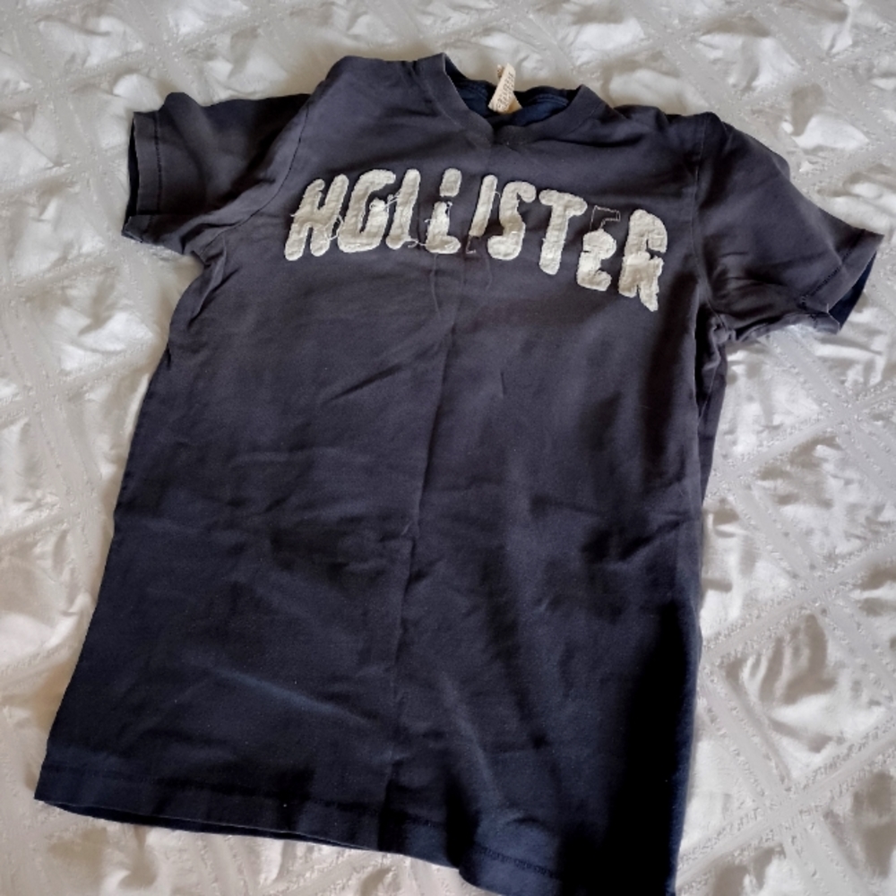 Hollister tee Size: S